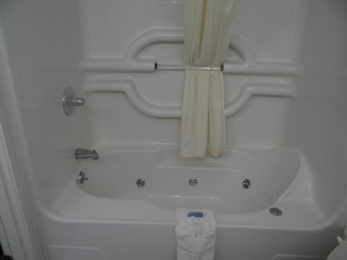 Rock Creek Hotel Sabetha Quarto foto